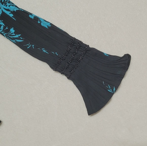 Gothic Vintage Lace-up Corset Black Teal Long Flare Sleeve Plisse Pleated Blouse - Picture 6 of 11